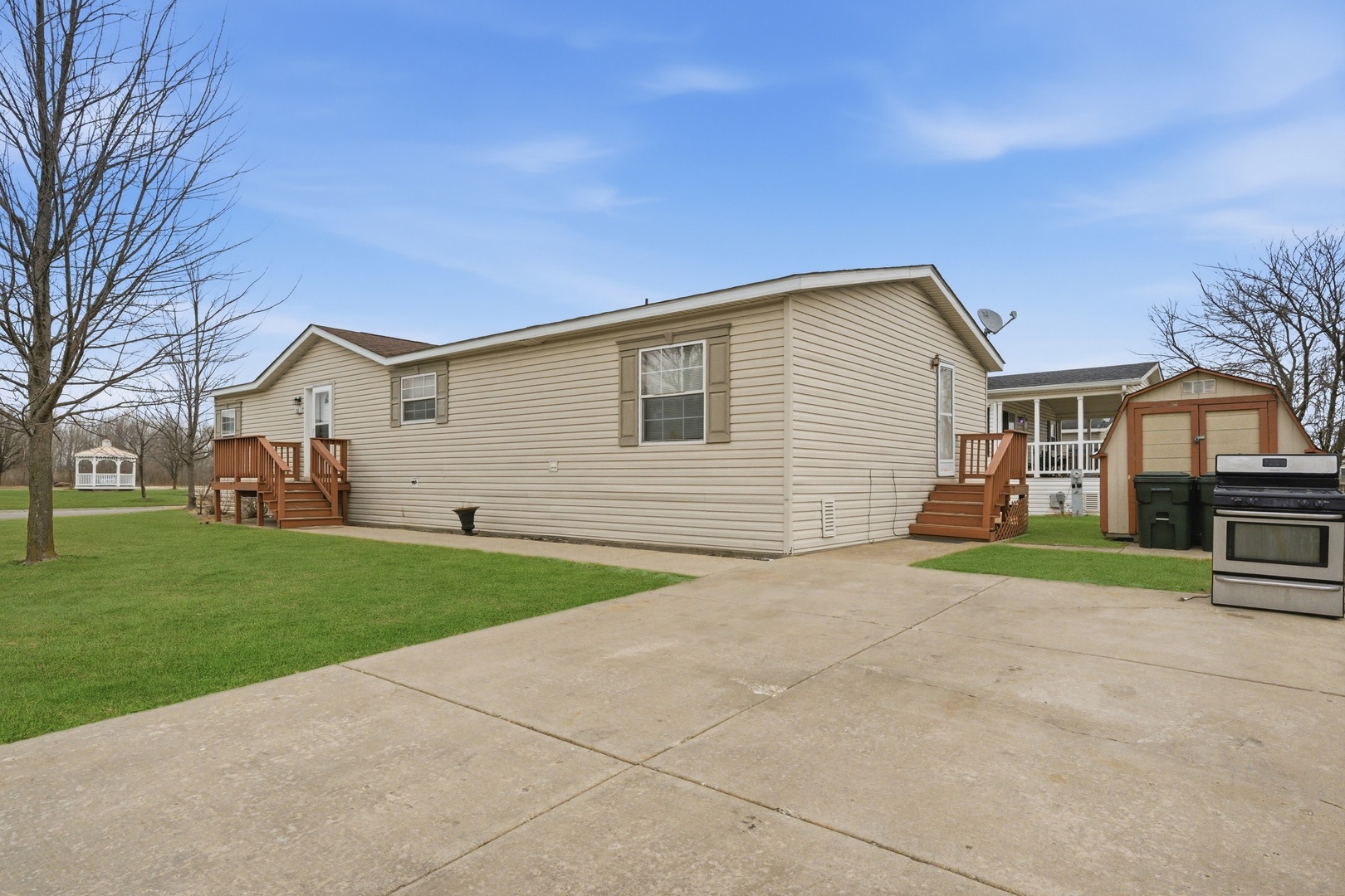 157 Sparrow Drive, Lynwood, IL 60411