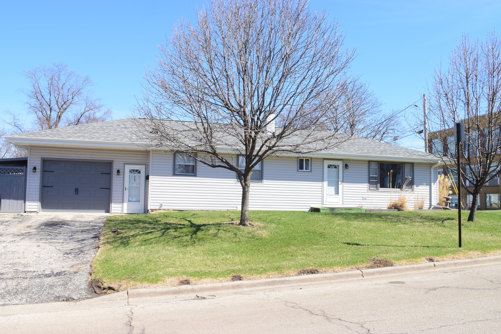 903 Porter Street, Lemont, IL 60439