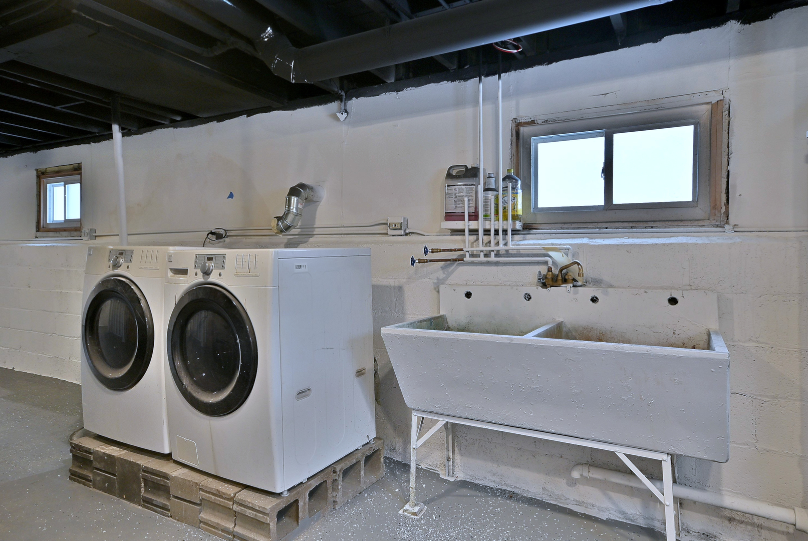 9016 Southview Avenue, Brookfield, IL 60513