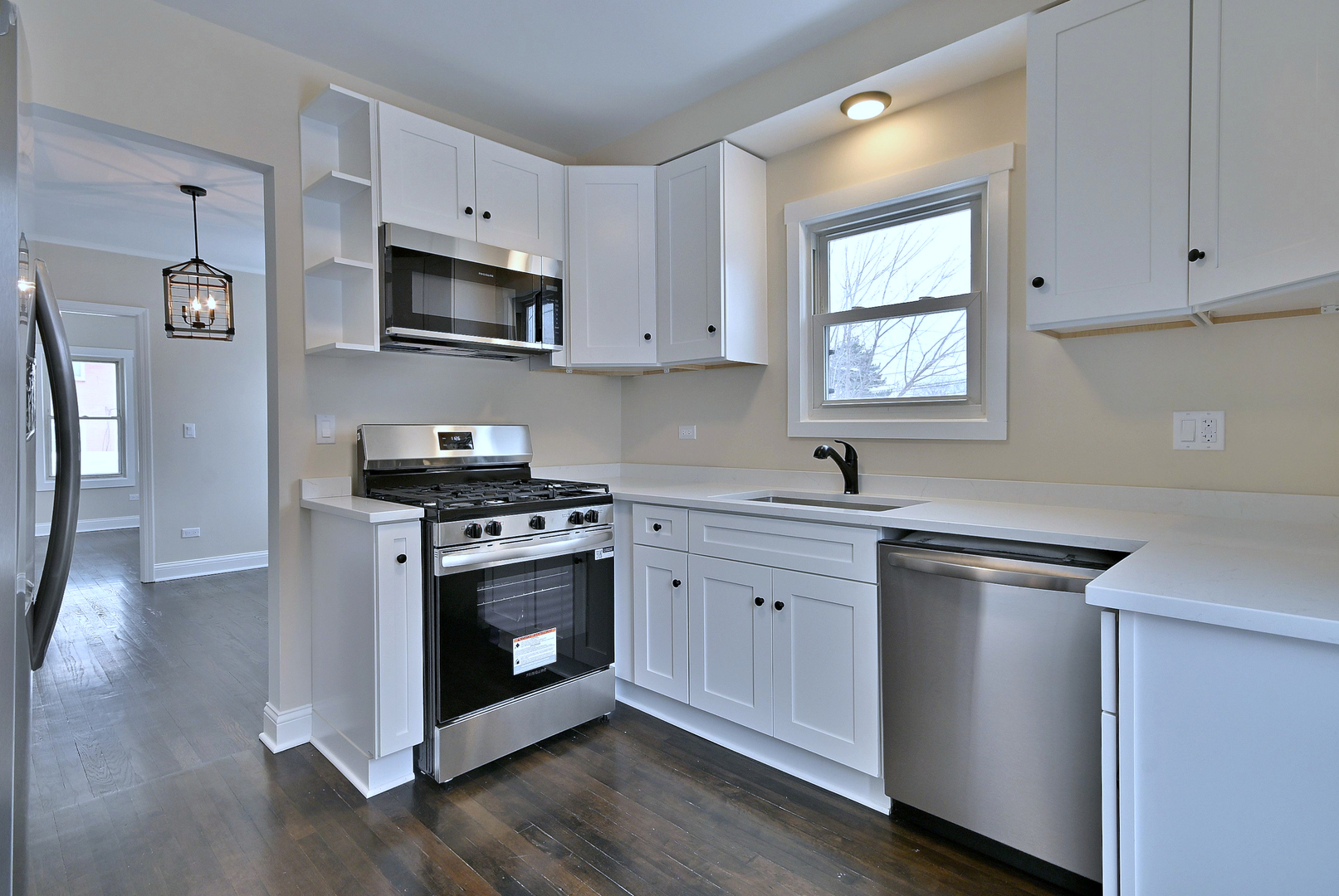 9016 Southview Avenue, Brookfield, IL 60513