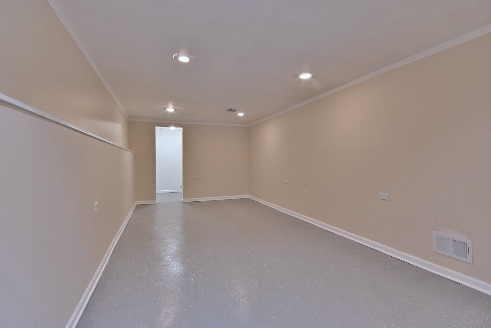 9016 Southview Avenue, Brookfield, IL 60513