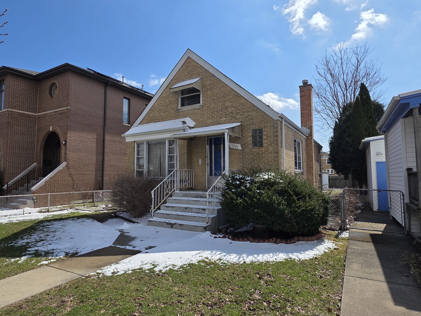 7747 W Balmoral Avenue, Chicago, IL 60656
