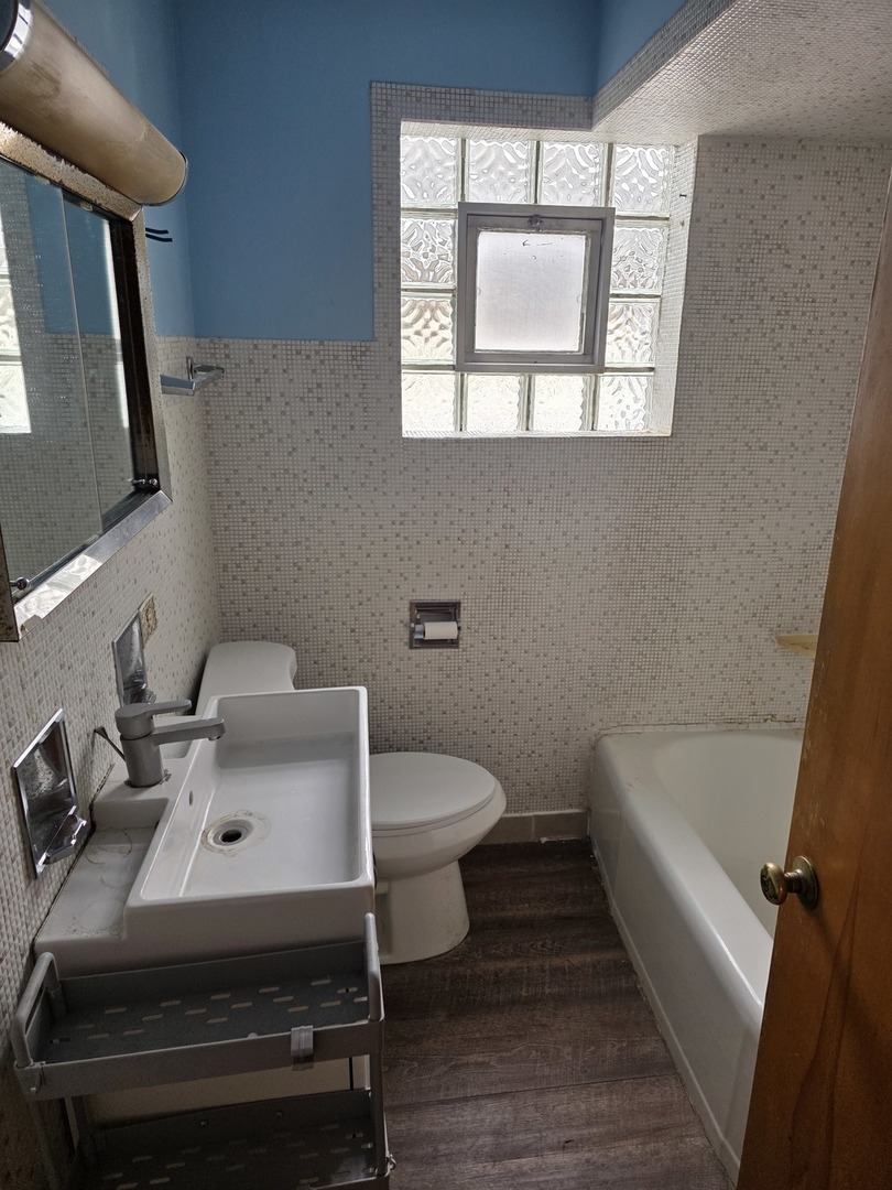 7747 W Balmoral Avenue, Chicago, IL 60656