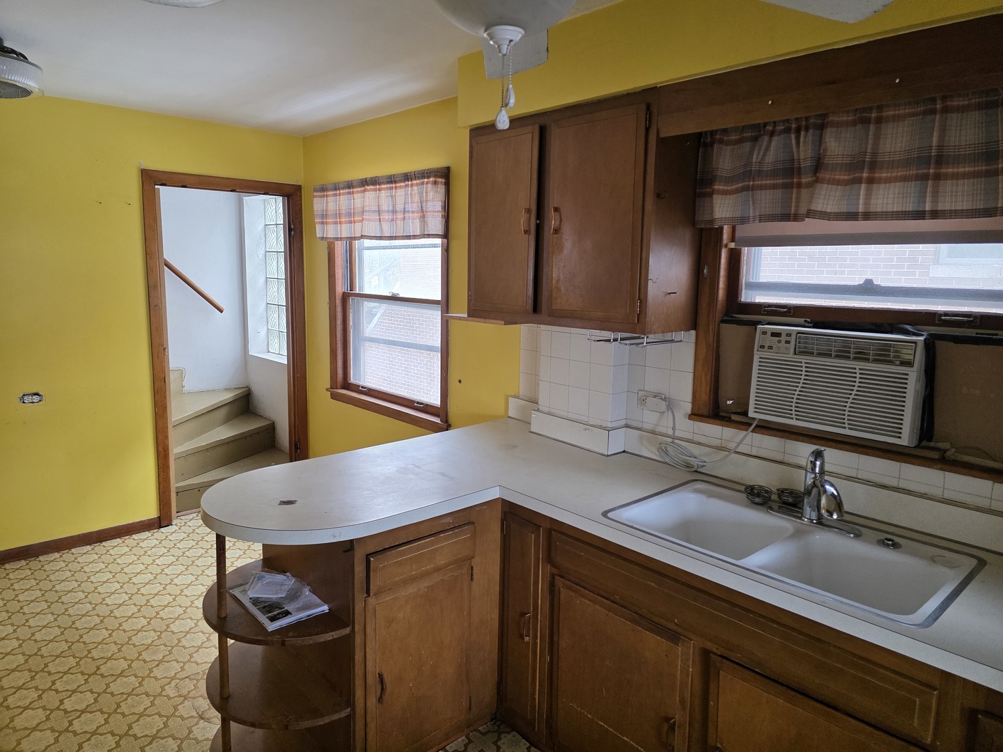 7747 W Balmoral Avenue, Chicago, IL 60656