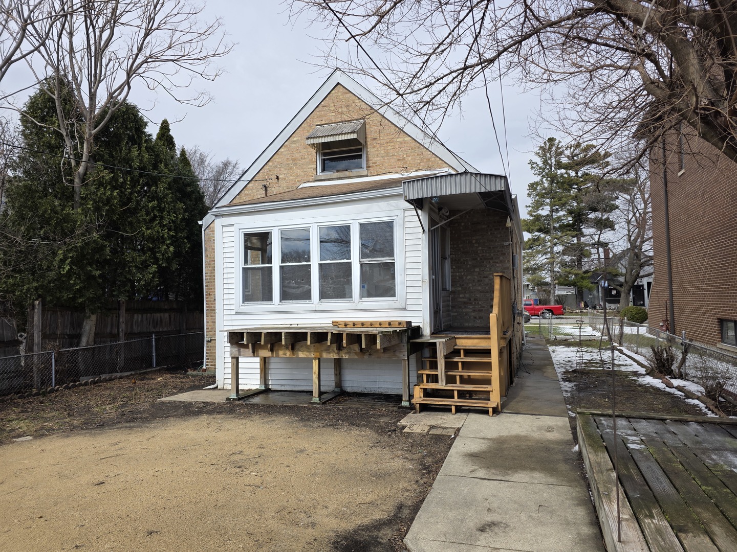 7747 W Balmoral Avenue, Chicago, IL 60656