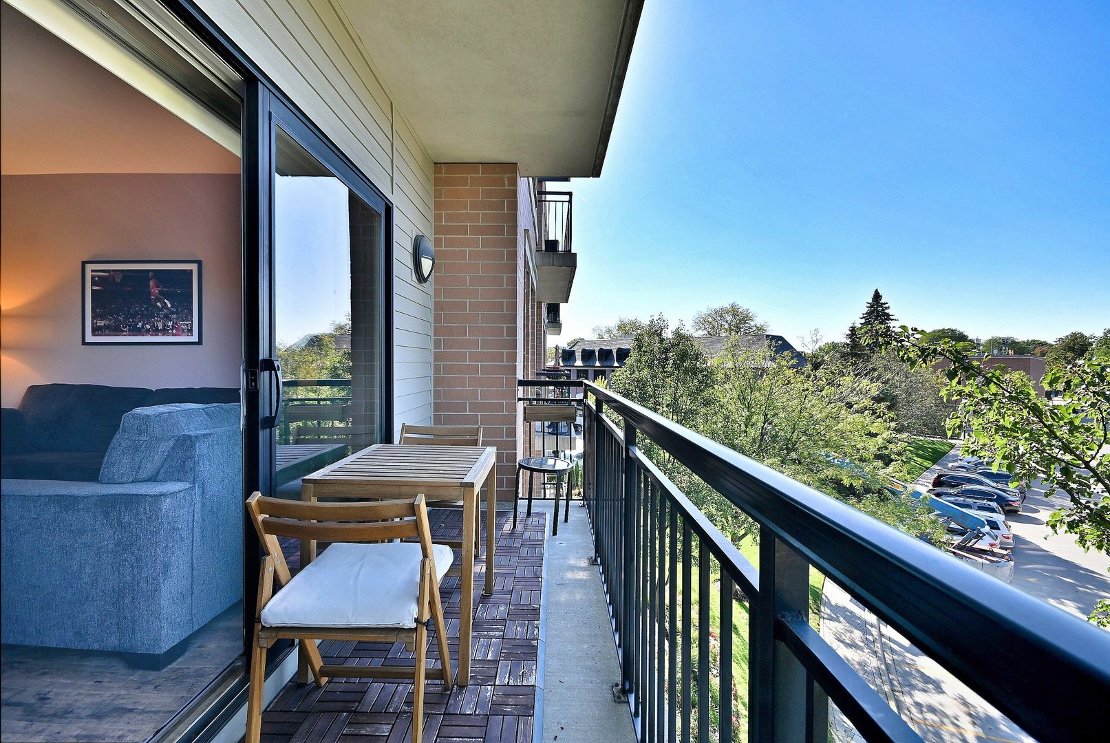 145 S York Street #404, Elmhurst, IL 60126