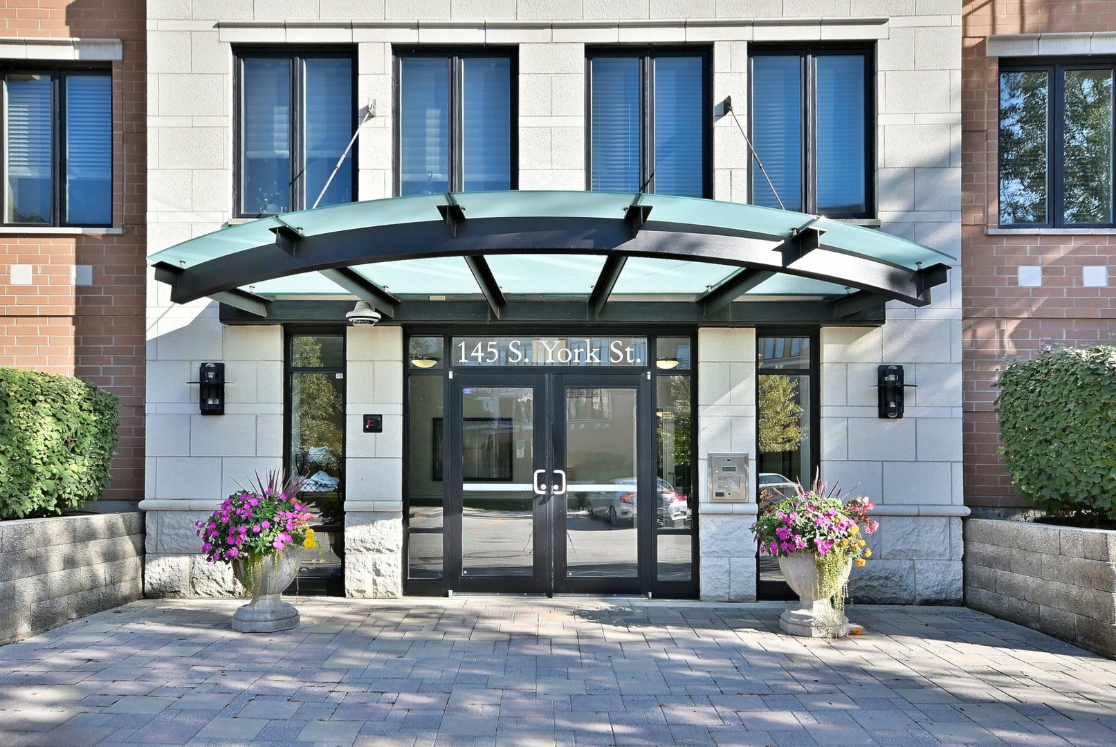 145 S York Street #404, Elmhurst, IL 60126