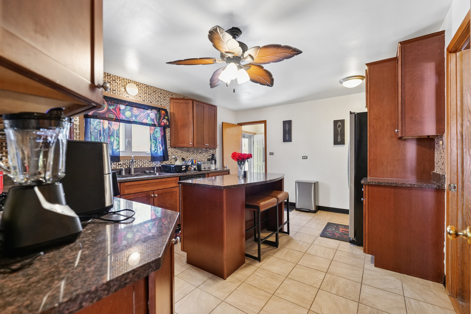 4437 W 100th Street, Oak Lawn, IL 60453