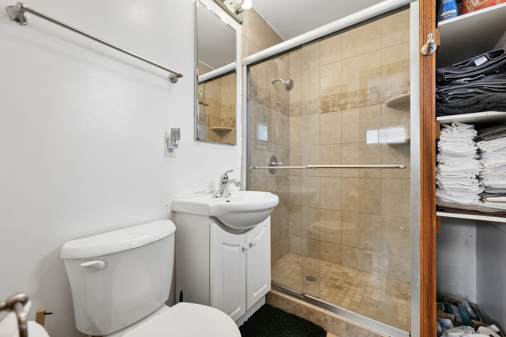 4437 W 100th Street, Oak Lawn, IL 60453