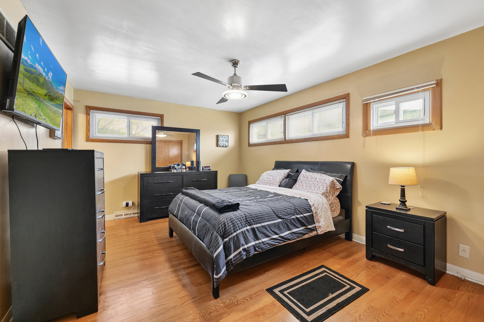 4437 W 100th Street, Oak Lawn, IL 60453