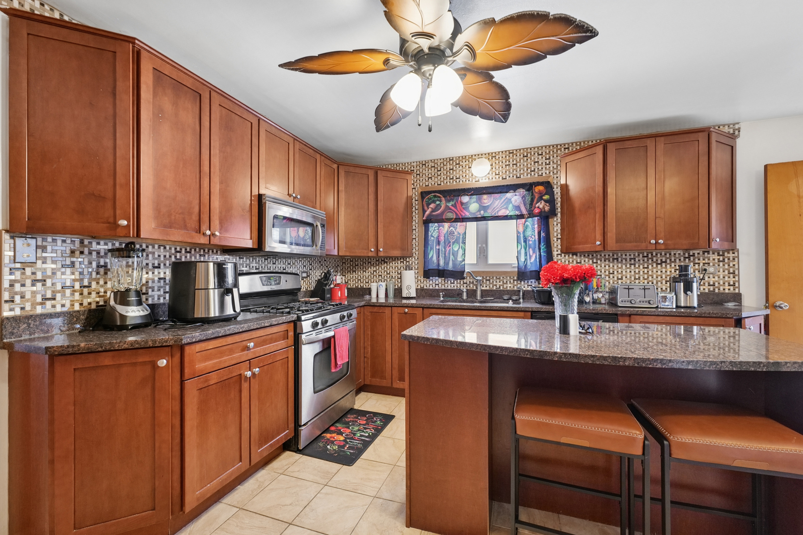 4437 W 100th Street, Oak Lawn, IL 60453