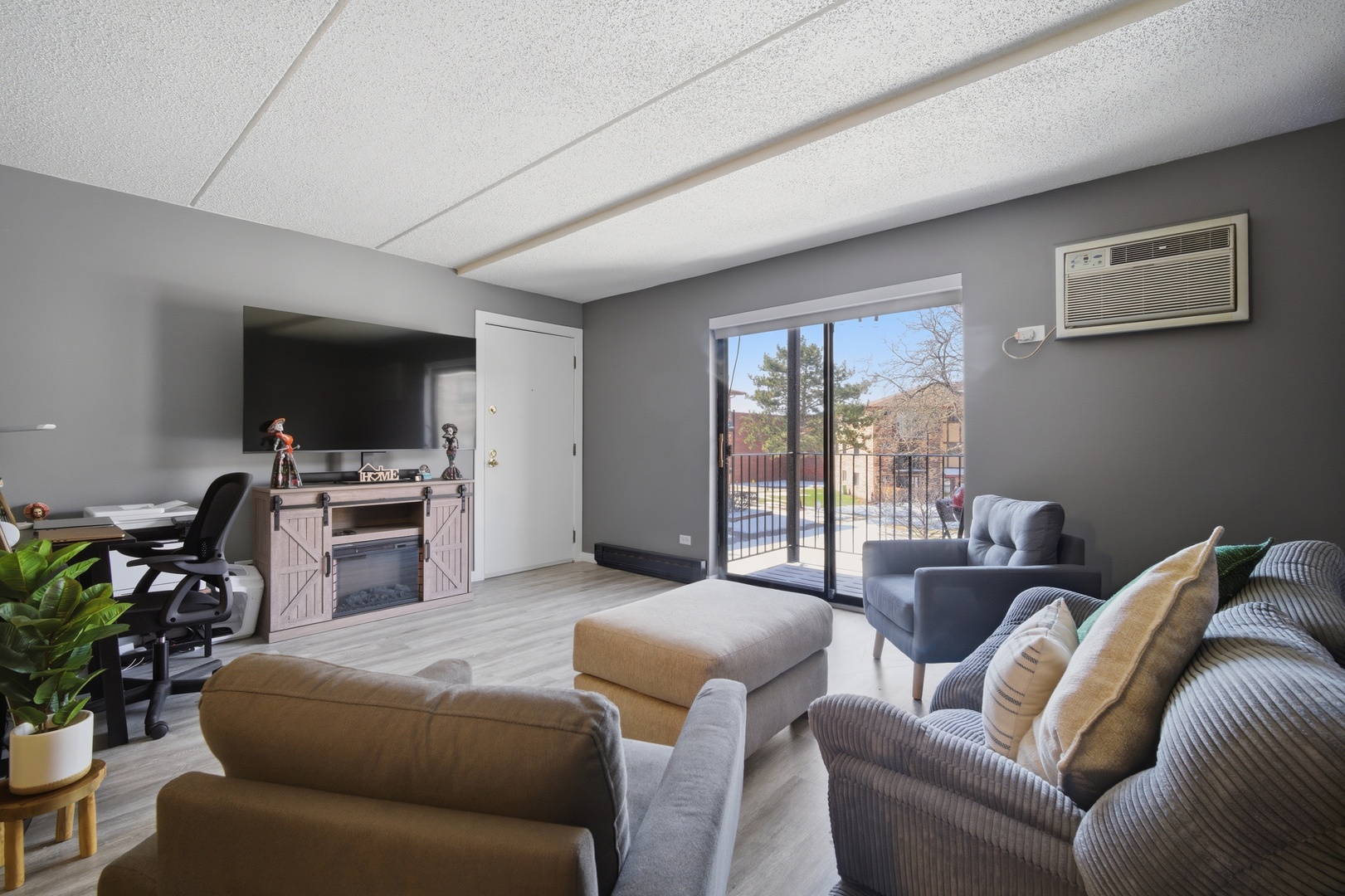 110 Klein Creek Court #3C, Carol Stream, IL 60188