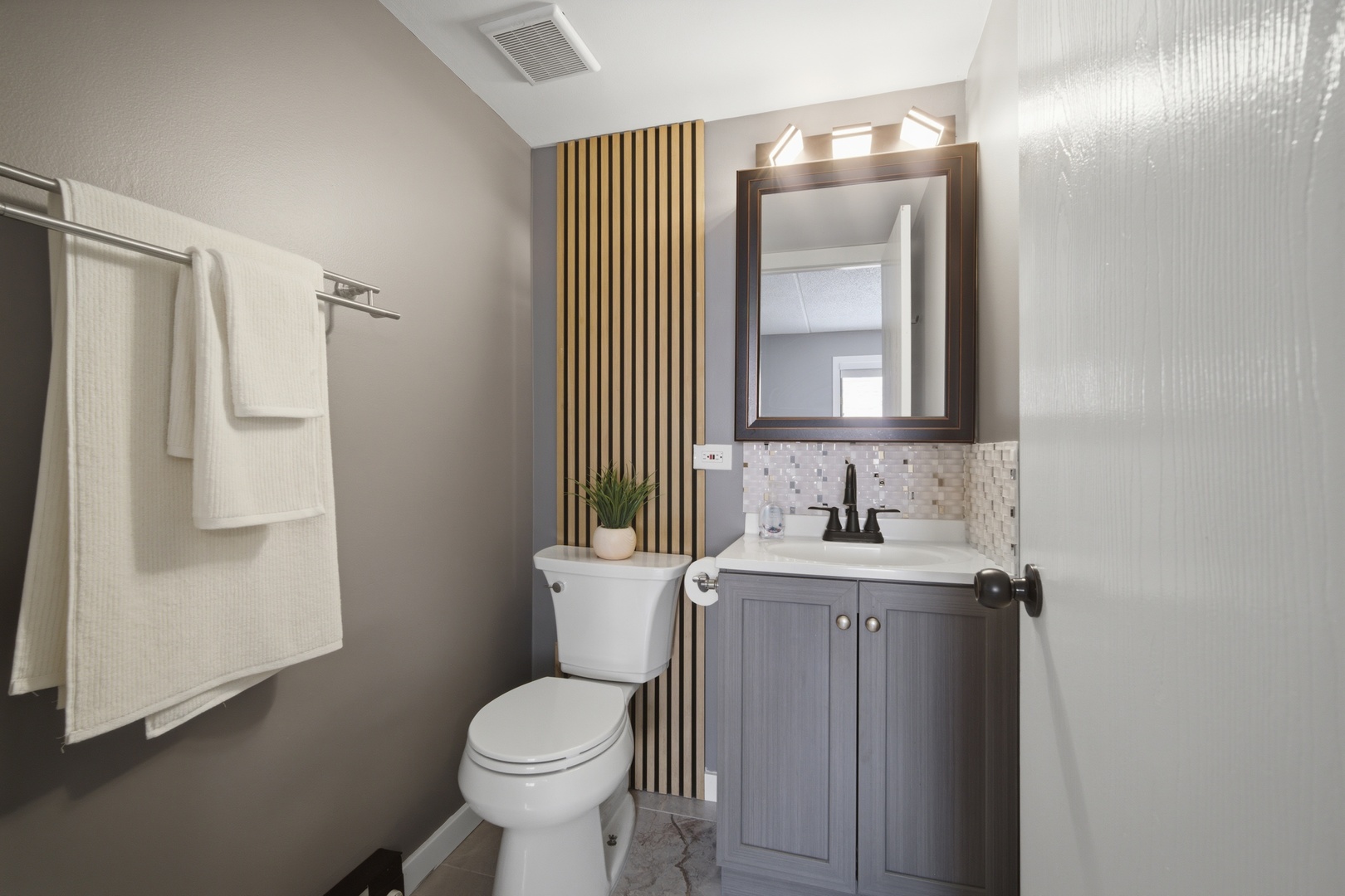 110 Klein Creek Court #3C, Carol Stream, IL 60188