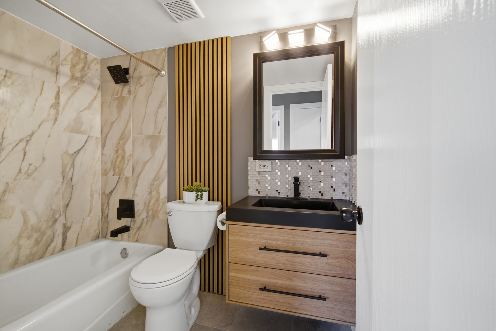 110 Klein Creek Court #3C, Carol Stream, IL 60188