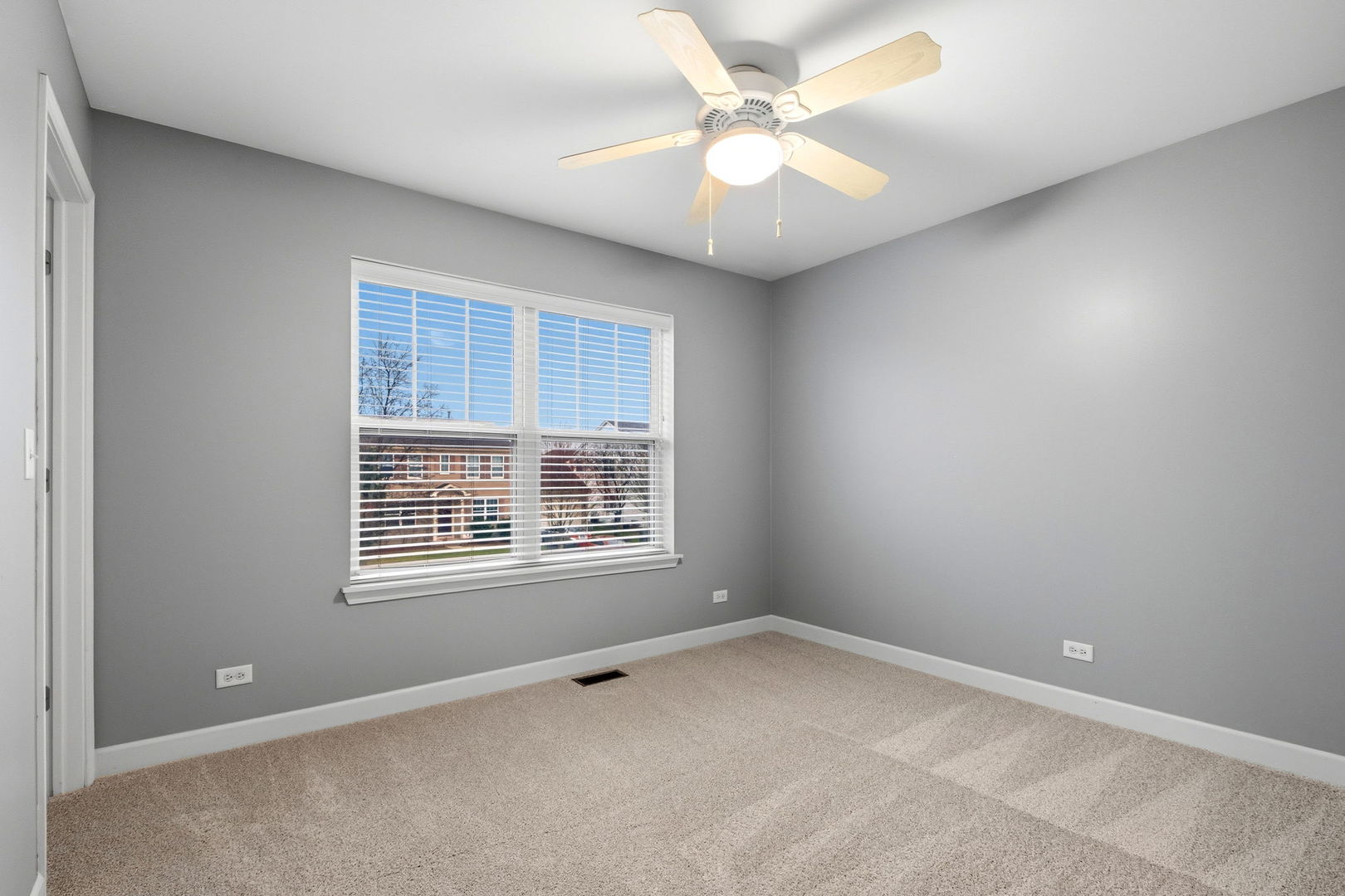 2843 Sweet Clover Way, Wauconda, IL 60084