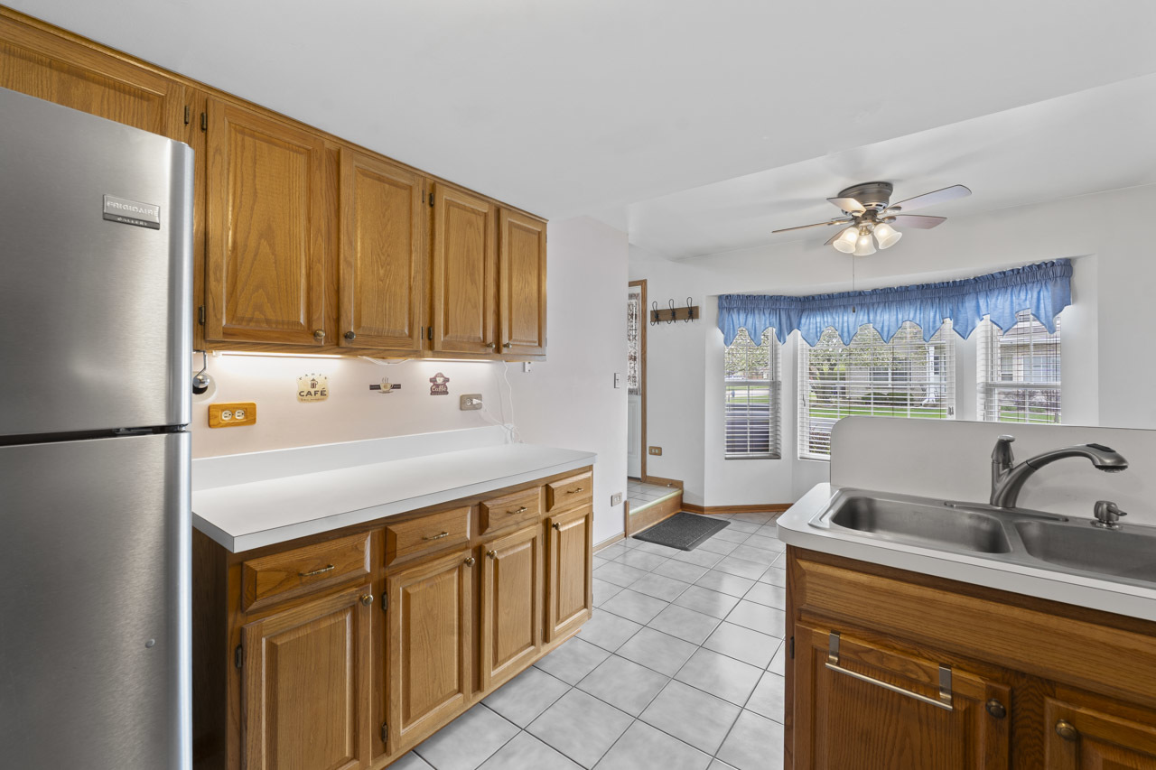 1464 Root Street, Crest Hill, IL 60403