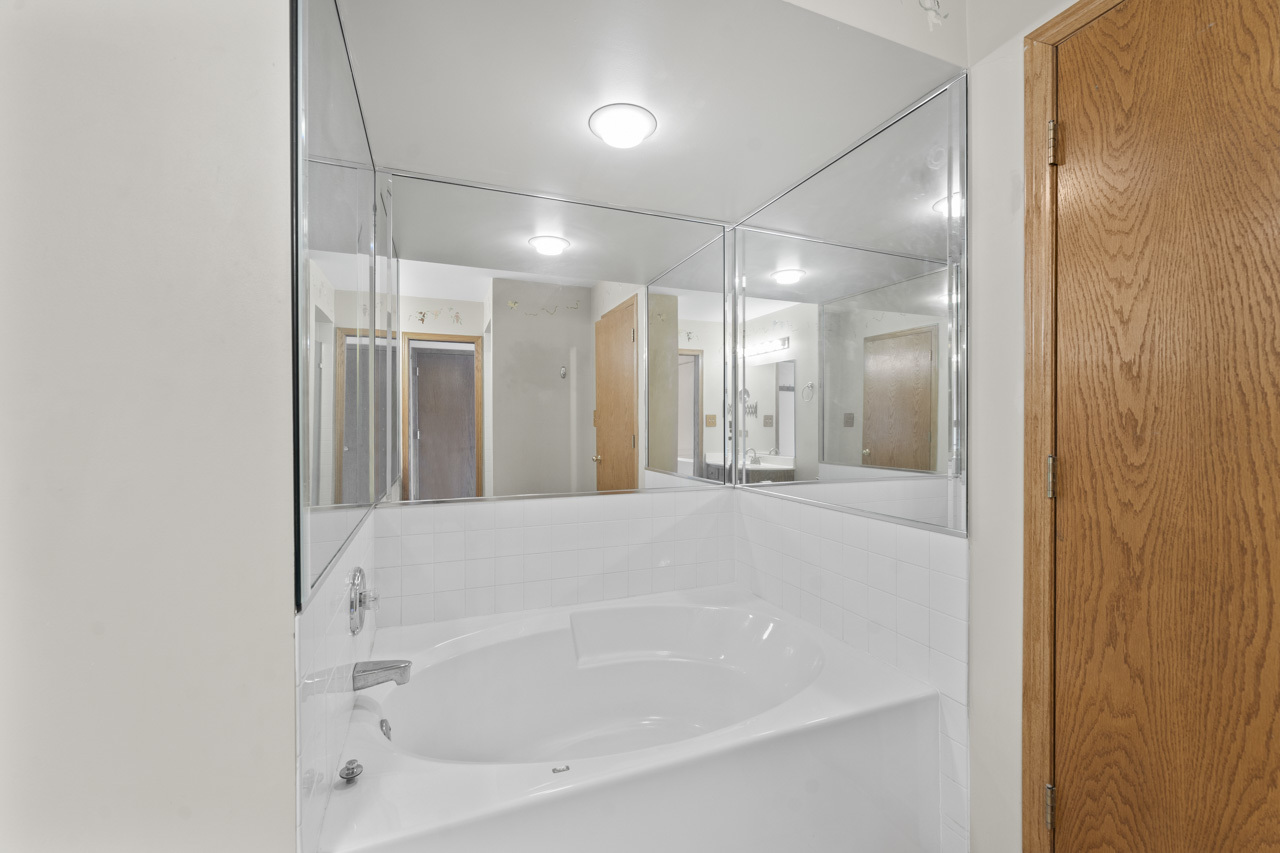 1464 Root Street, Crest Hill, IL 60403