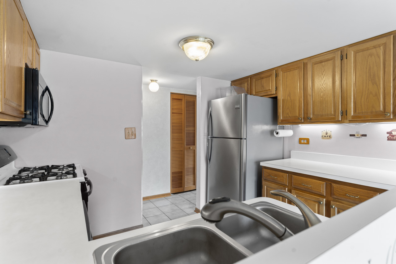 1464 Root Street, Crest Hill, IL 60403