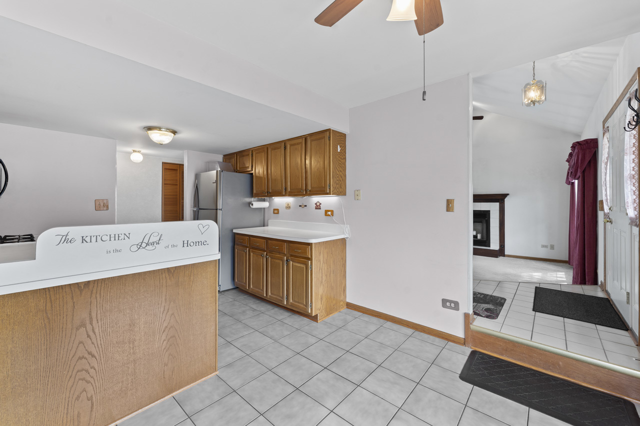 1464 Root Street, Crest Hill, IL 60403