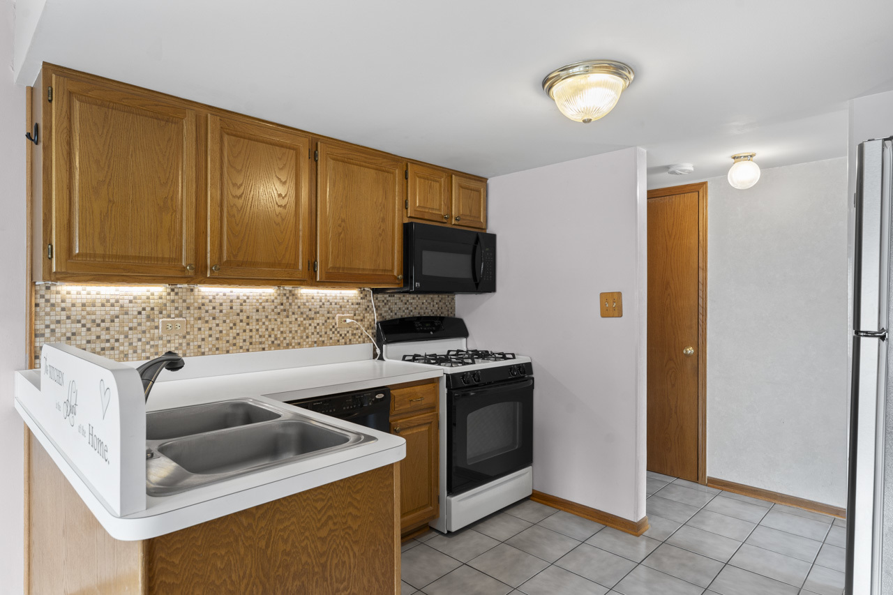 1464 Root Street, Crest Hill, IL 60403