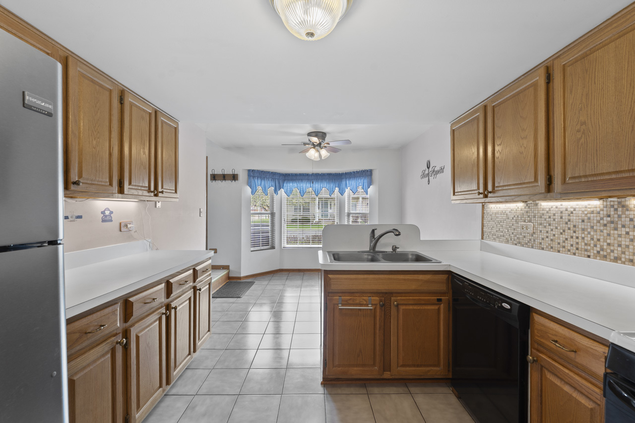 1464 Root Street, Crest Hill, IL 60403