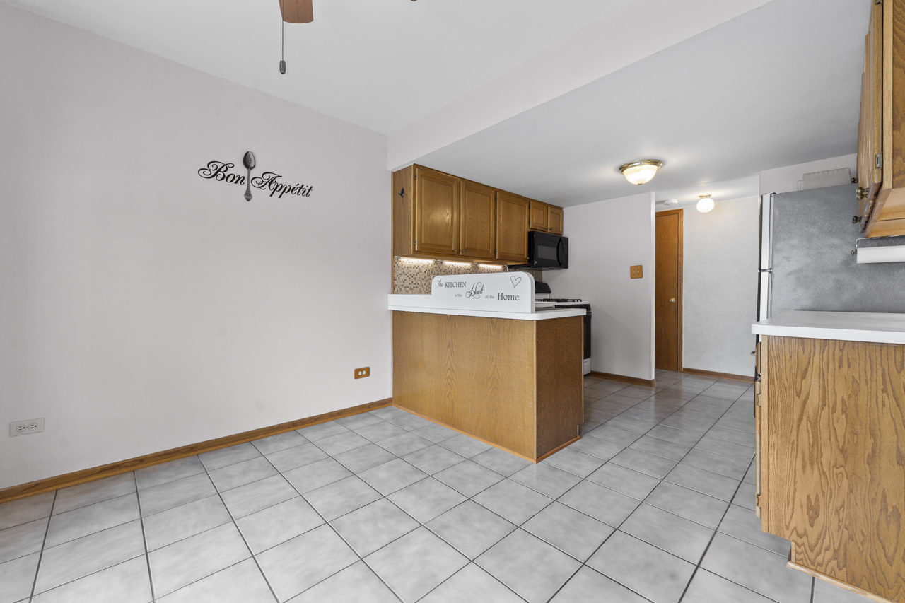 1464 Root Street, Crest Hill, IL 60403