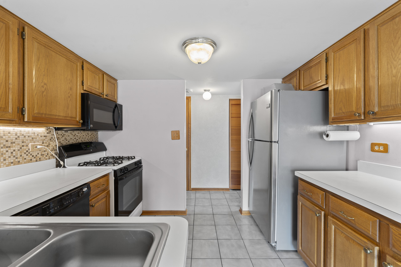 1464 Root Street, Crest Hill, IL 60403