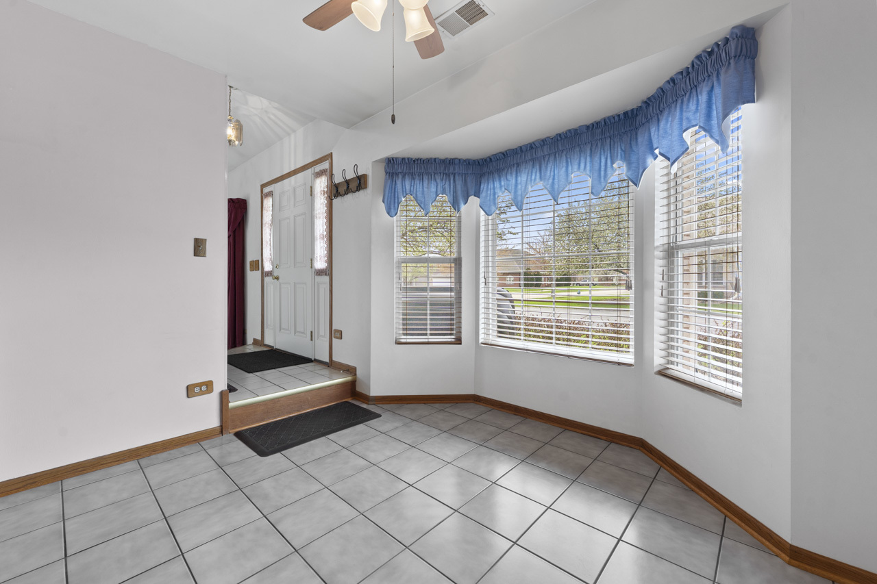 1464 Root Street, Crest Hill, IL 60403