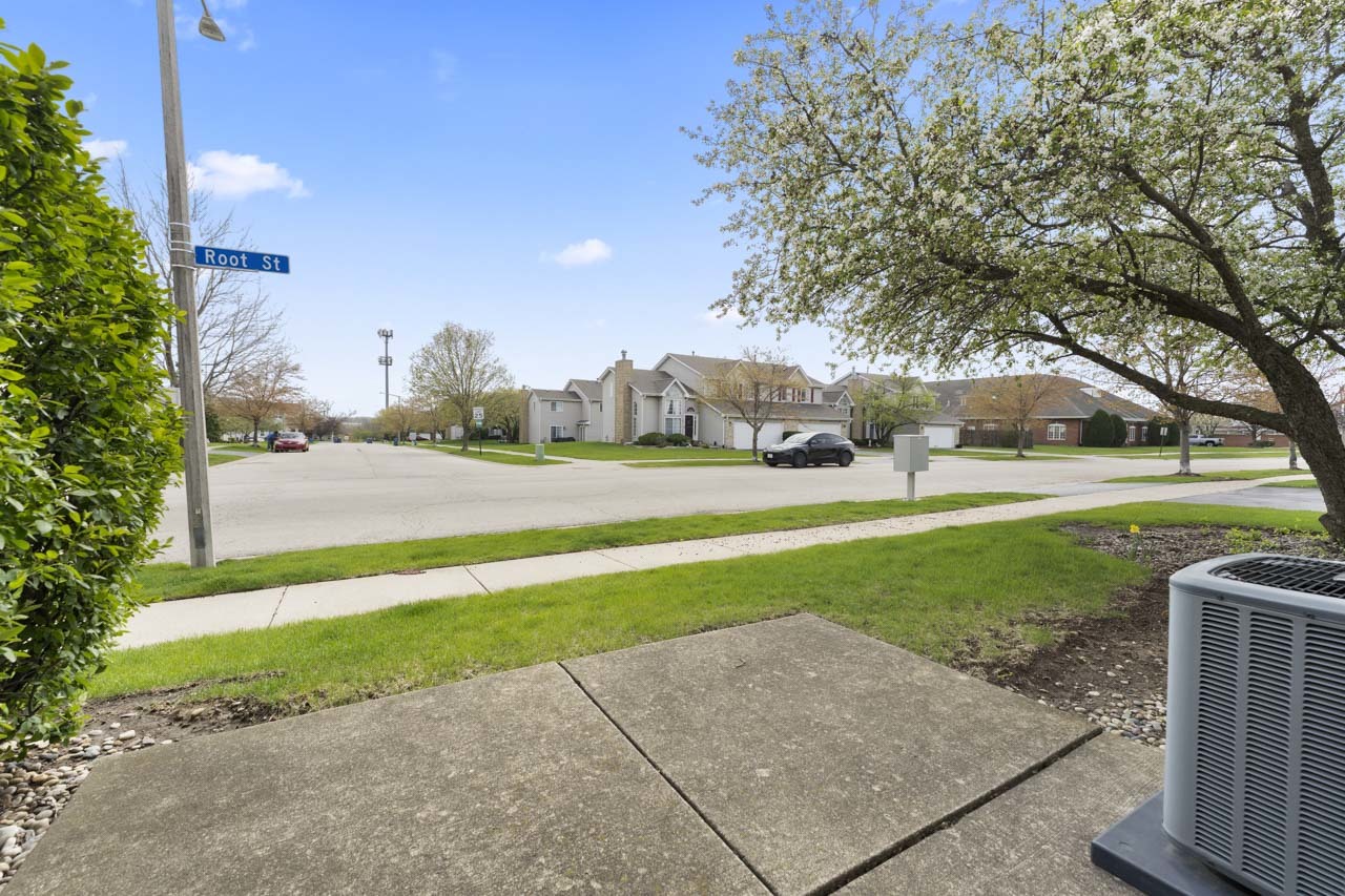 1464 Root Street, Crest Hill, IL 60403