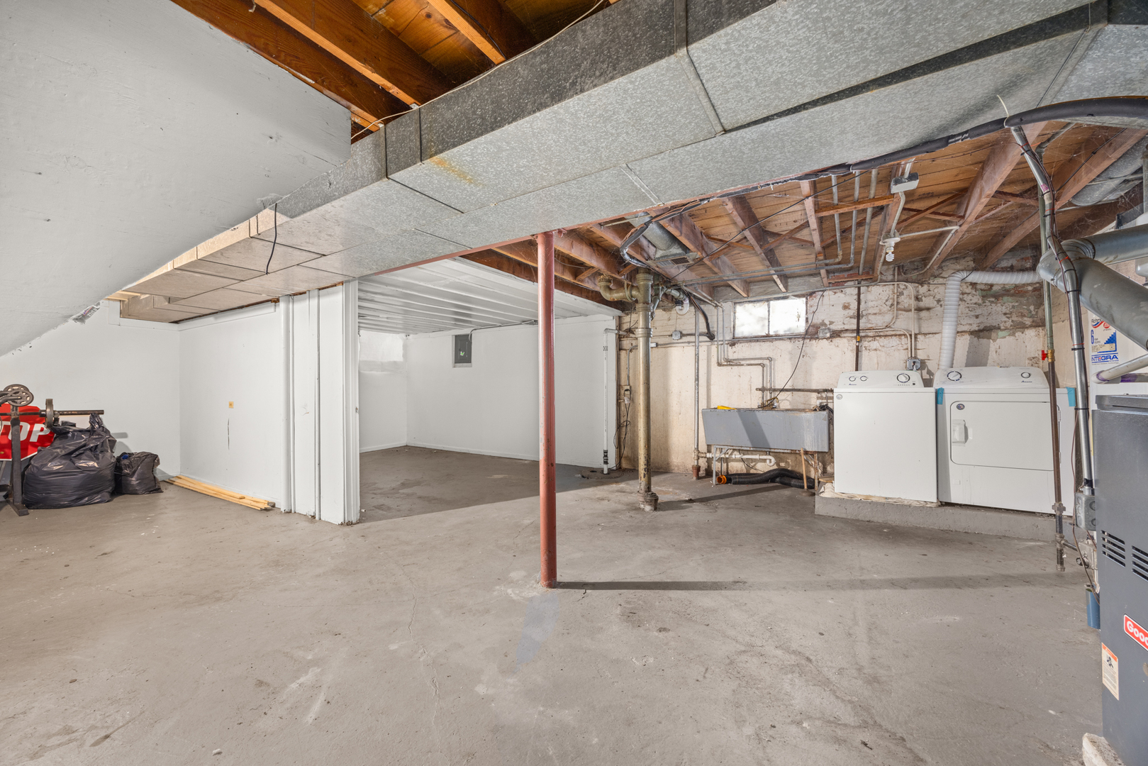 1527 Wentworth Avenue, Calumet City, IL 60409