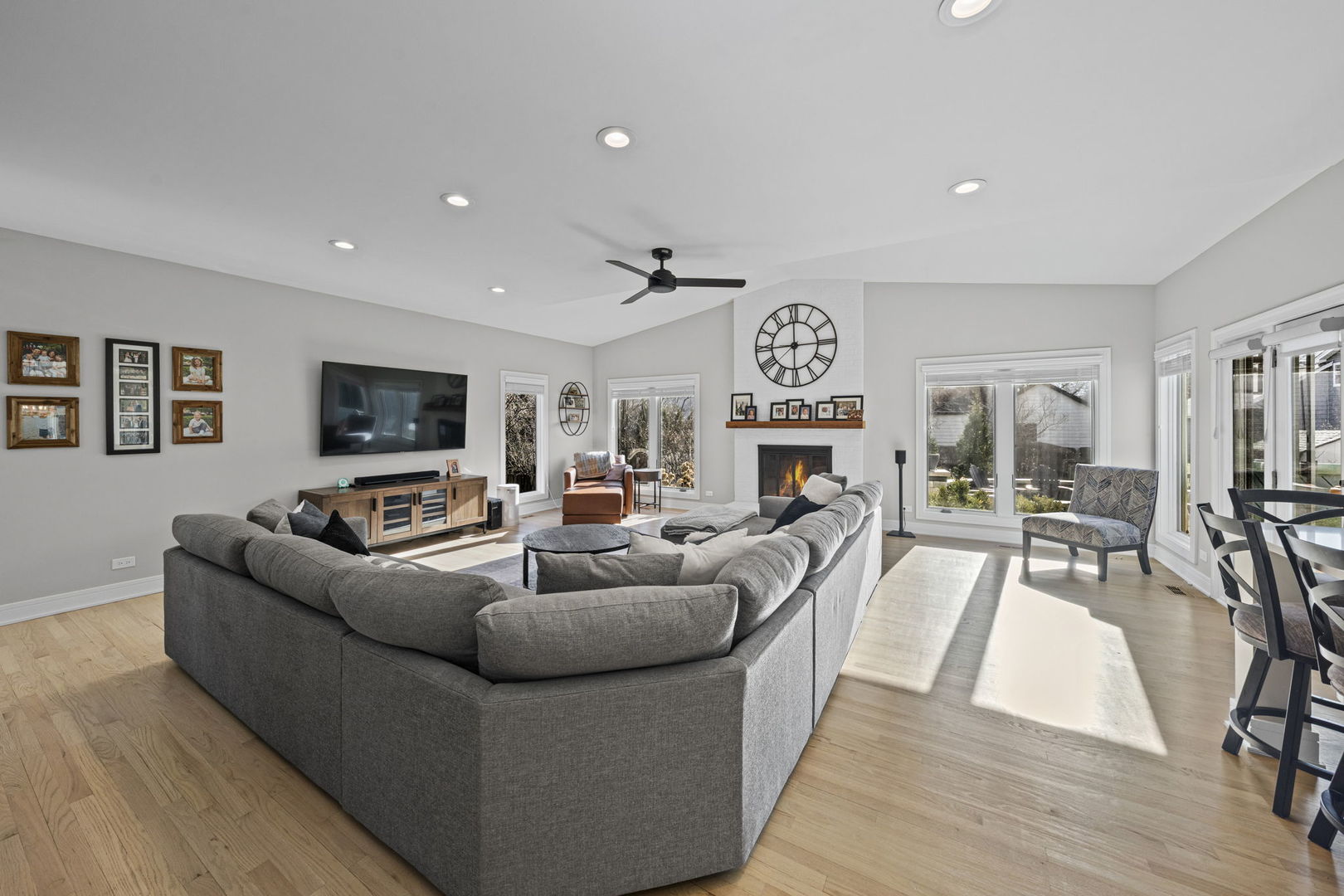 2005 N Woodland Lane, Arlington Heights, IL 60004