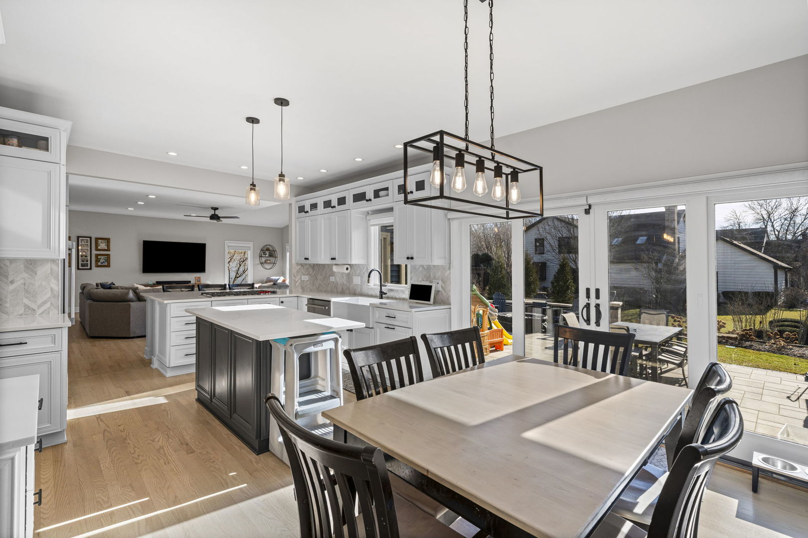 2005 N Woodland Lane, Arlington Heights, IL 60004