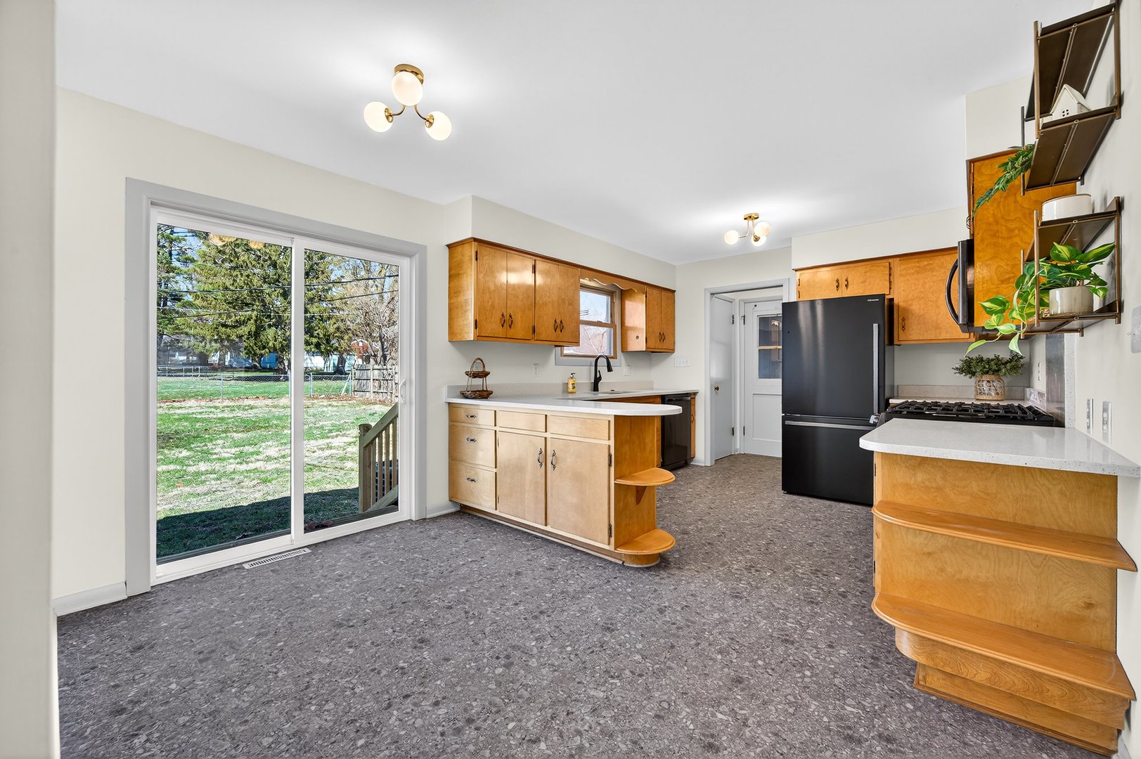 816 W College Avenue, Normal, IL 61761