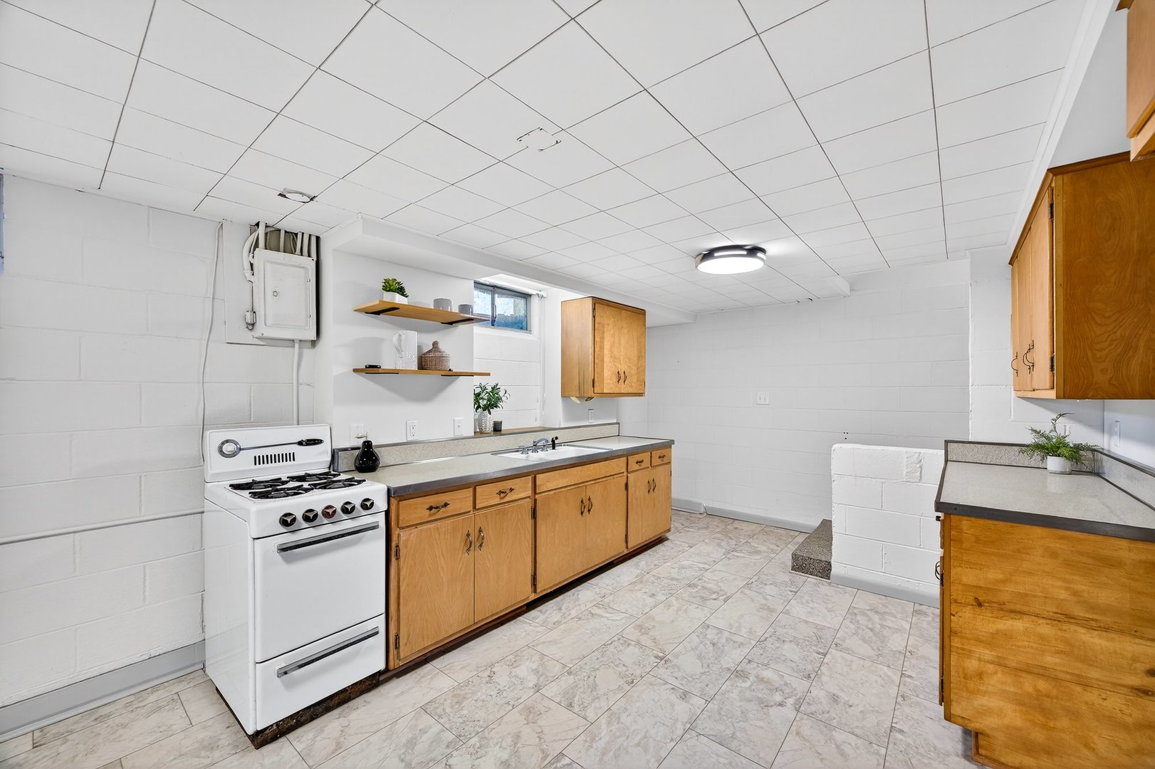 816 W College Avenue, Normal, IL 61761