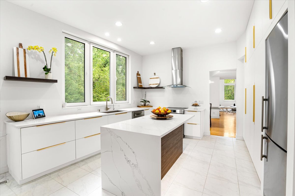 21846 N Hickory Hill Drive, Kildeer, IL 60047