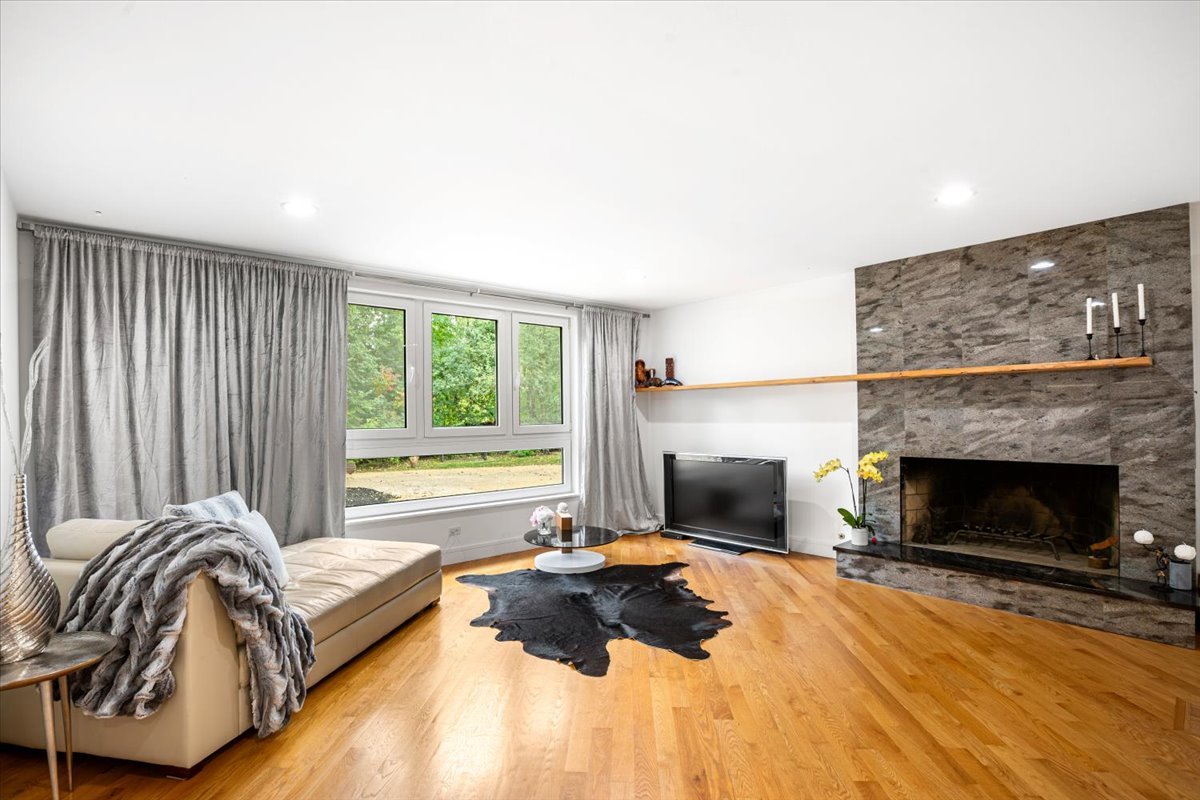 21846 N Hickory Hill Drive, Kildeer, IL 60047