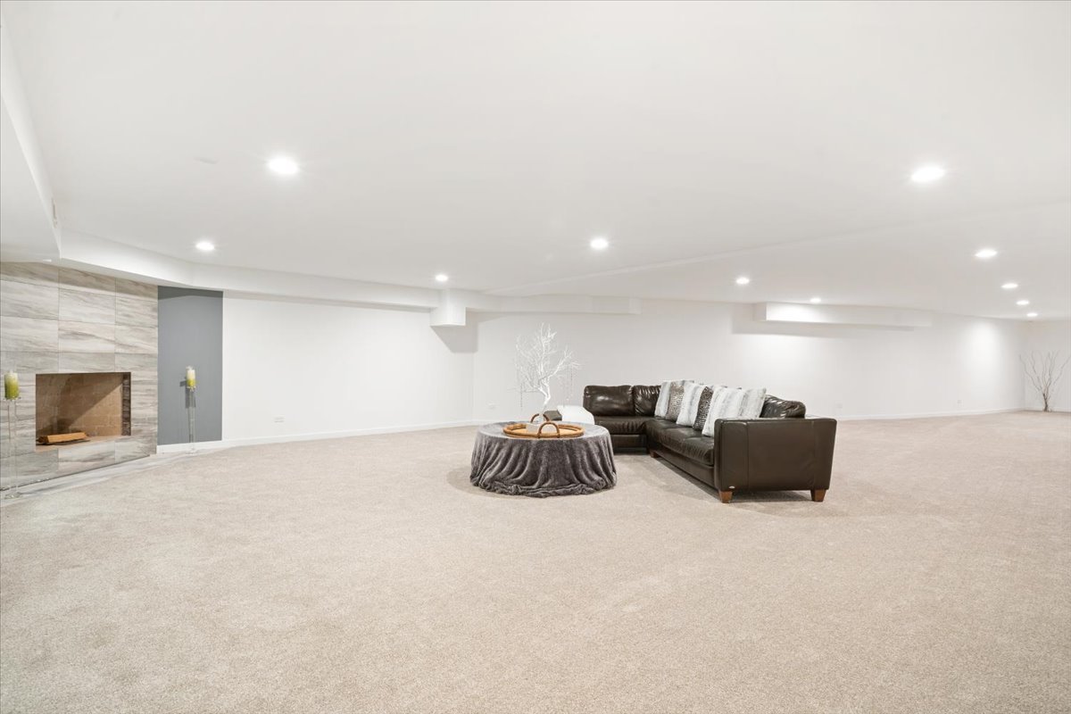 21846 N Hickory Hill Drive, Kildeer, IL 60047