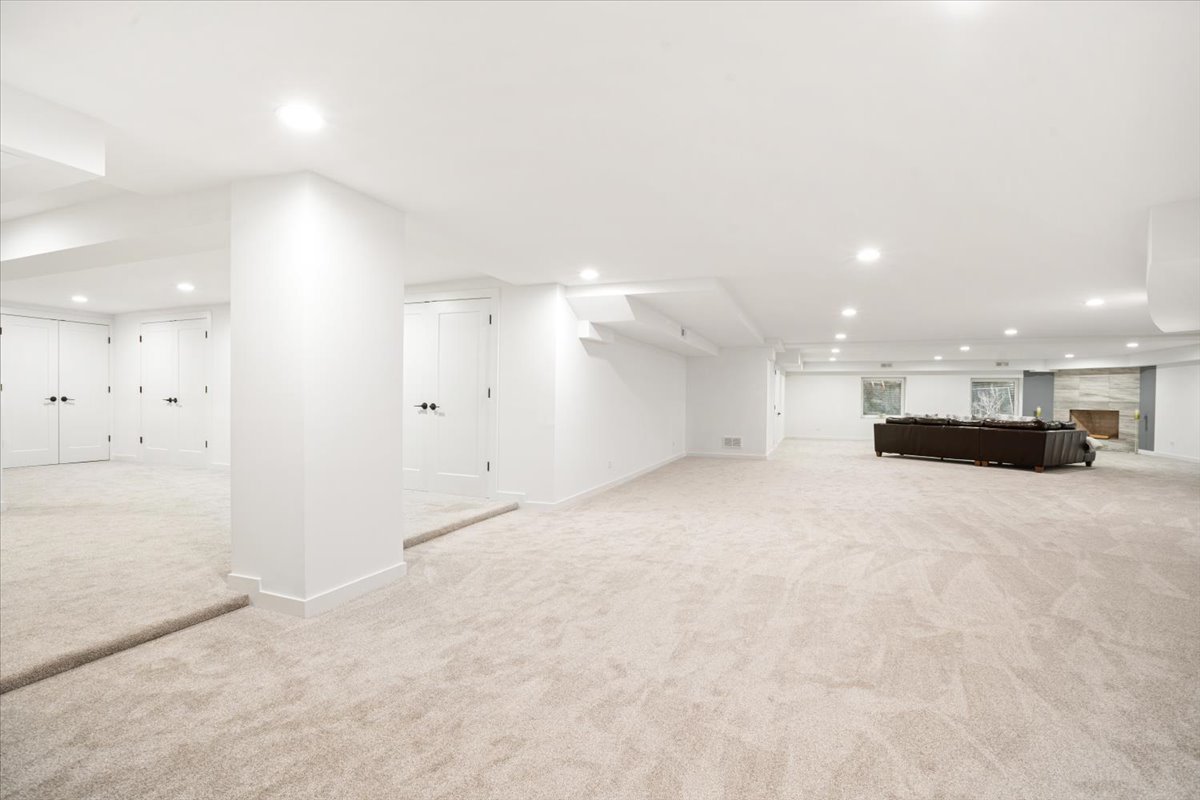 21846 N Hickory Hill Drive, Kildeer, IL 60047