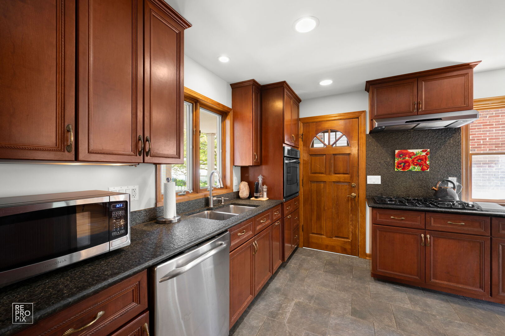 840 N Center Street, Naperville, IL 60563