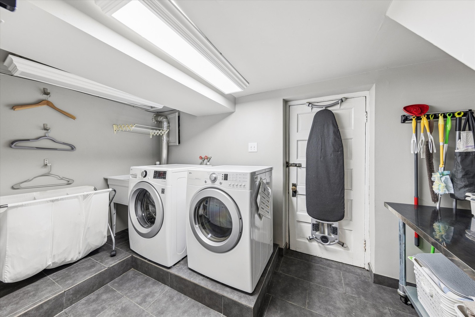 293 N Illinois Street, Elmhurst, IL 60126