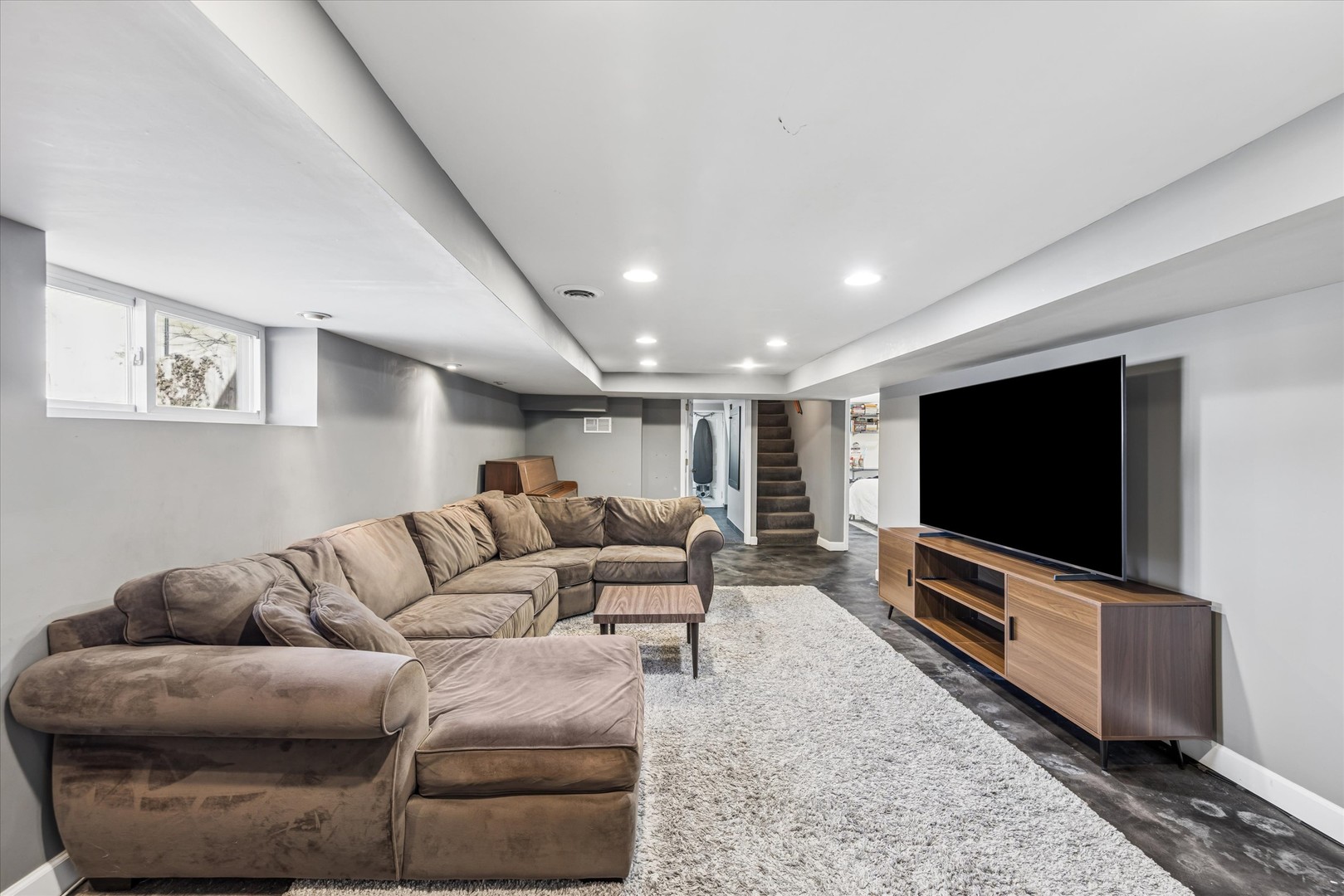 293 N Illinois Street, Elmhurst, IL 60126