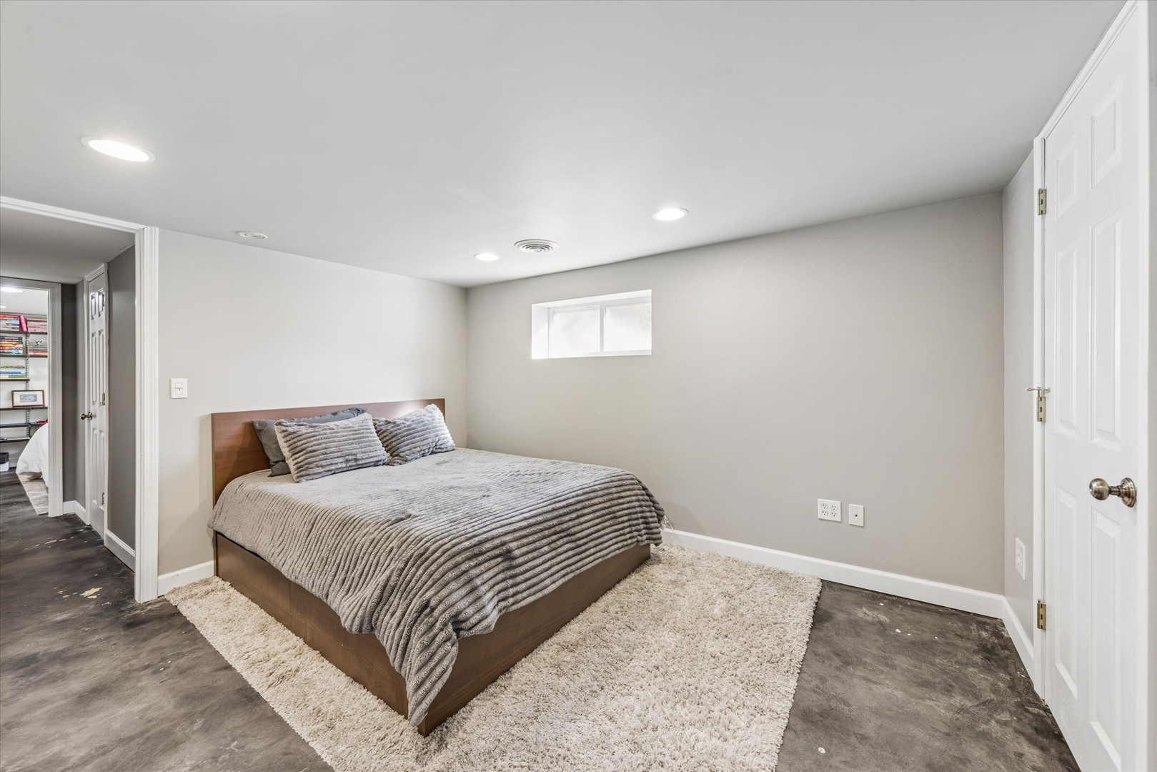 293 N Illinois Street, Elmhurst, IL 60126