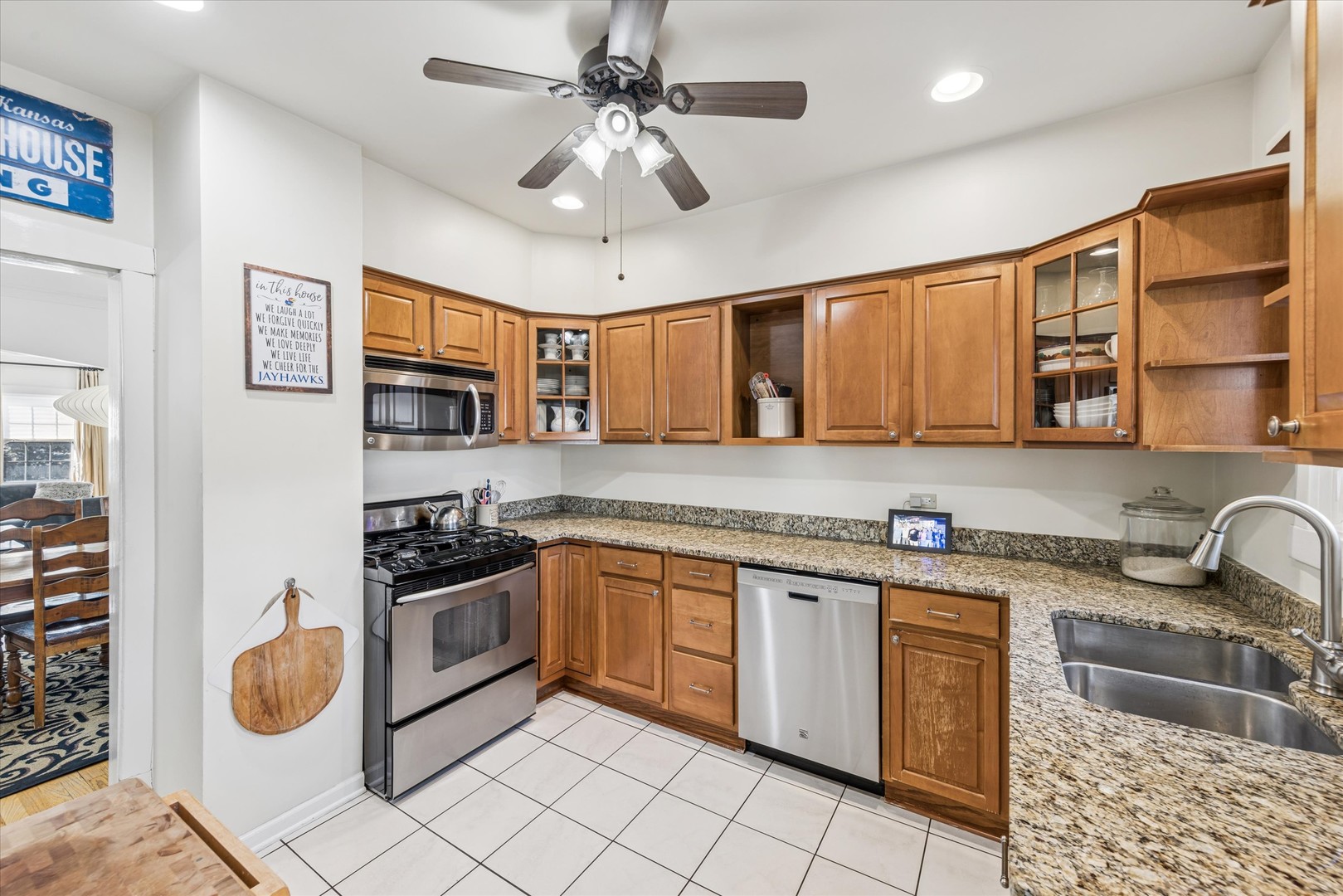 293 N Illinois Street, Elmhurst, IL 60126