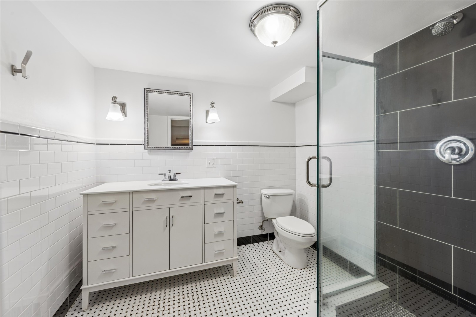 293 N Illinois Street, Elmhurst, IL 60126