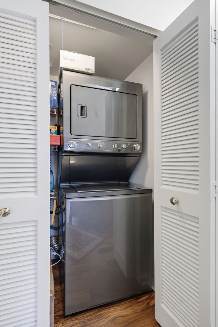 Elk Grove Village, IL 60007