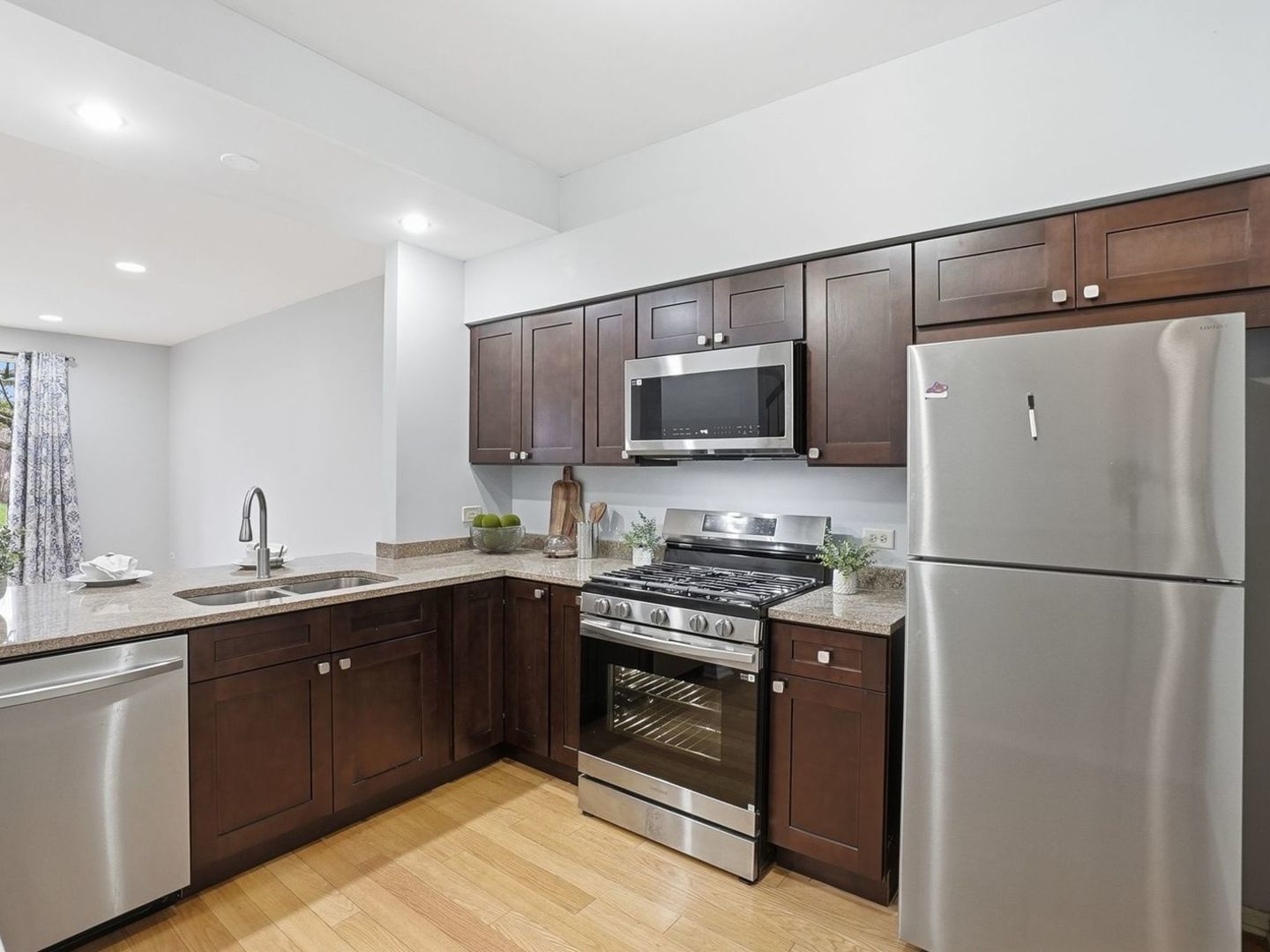 359 Glen Leven Court, Schaumburg, IL 60194