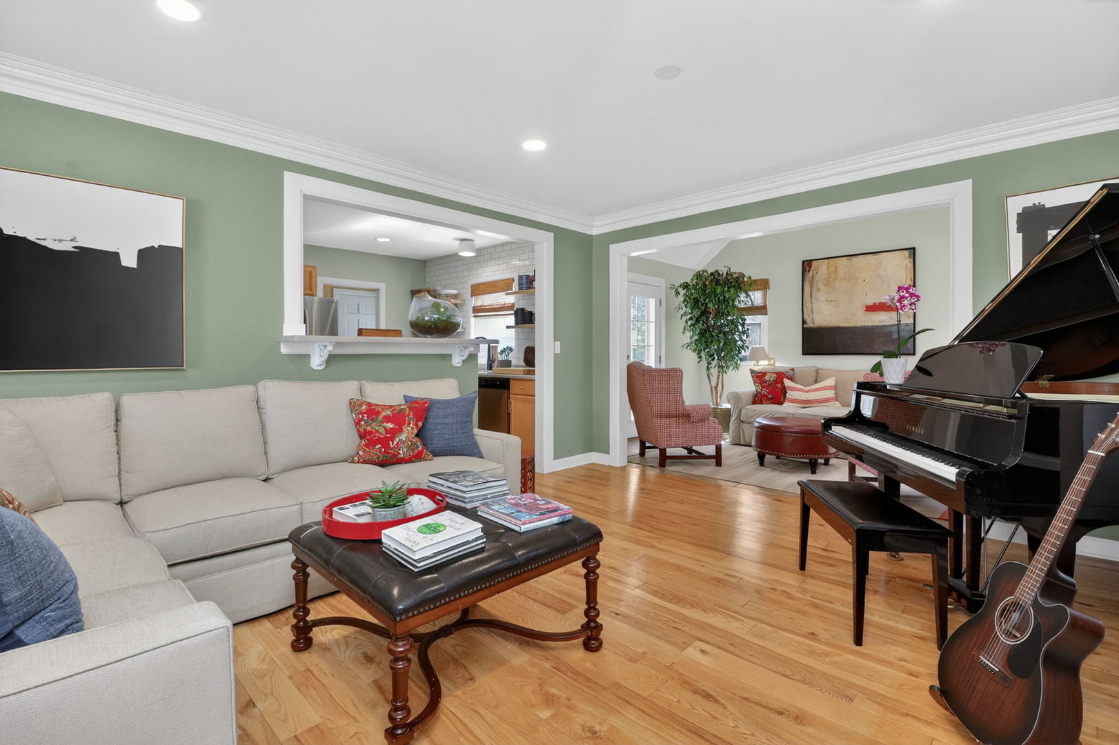 210 Woodward Avenue, Geneva, IL 60134