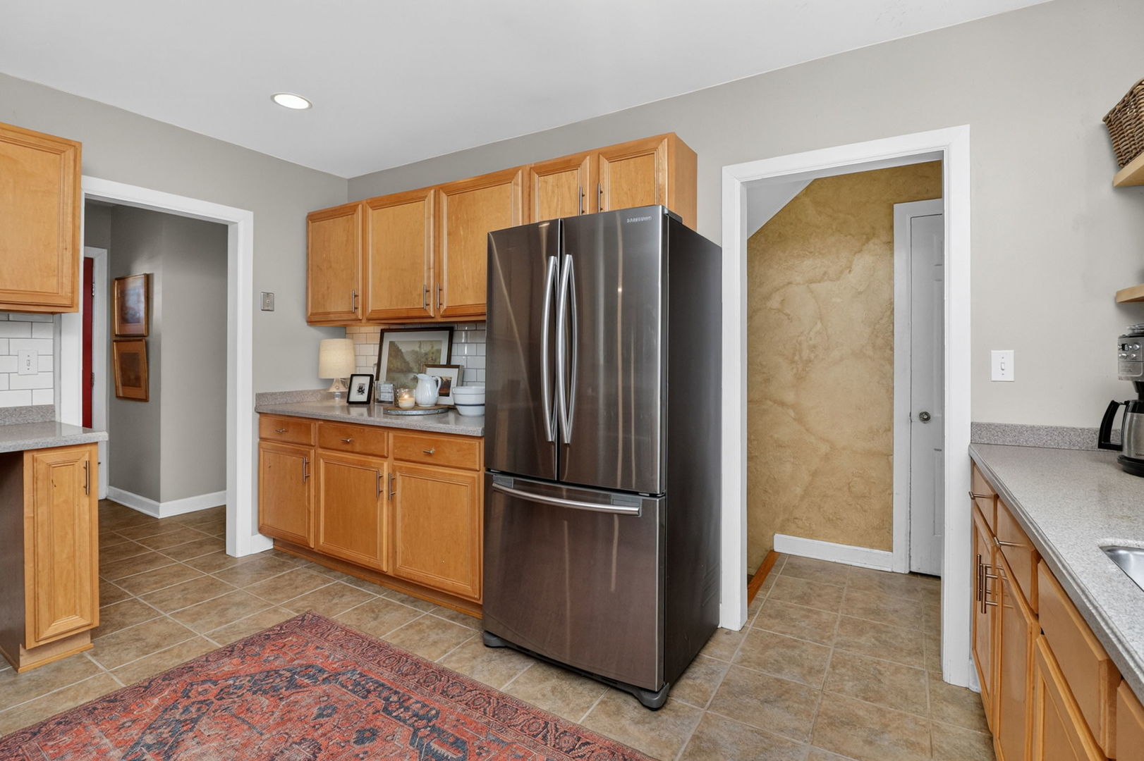 210 Woodward Avenue, Geneva, IL 60134