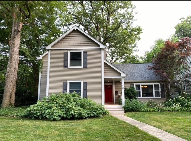 210 Woodward Avenue, Geneva, IL 60134