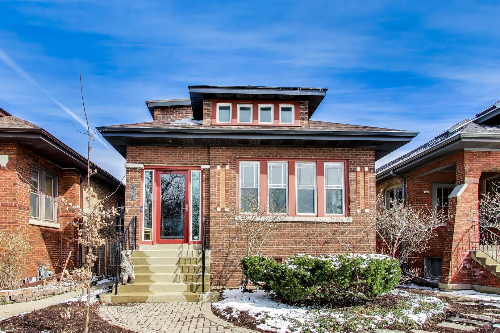 944 N Ridgeland Avenue, Oak Park, IL 60302